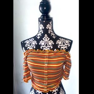 Cropped off-the-shoulder striped top.